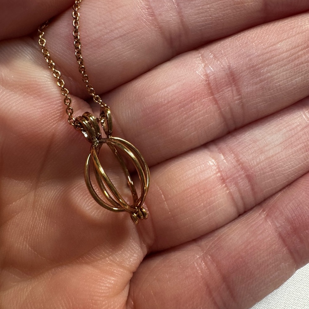 Elegant 14k Gold Cage Pendant Necklace